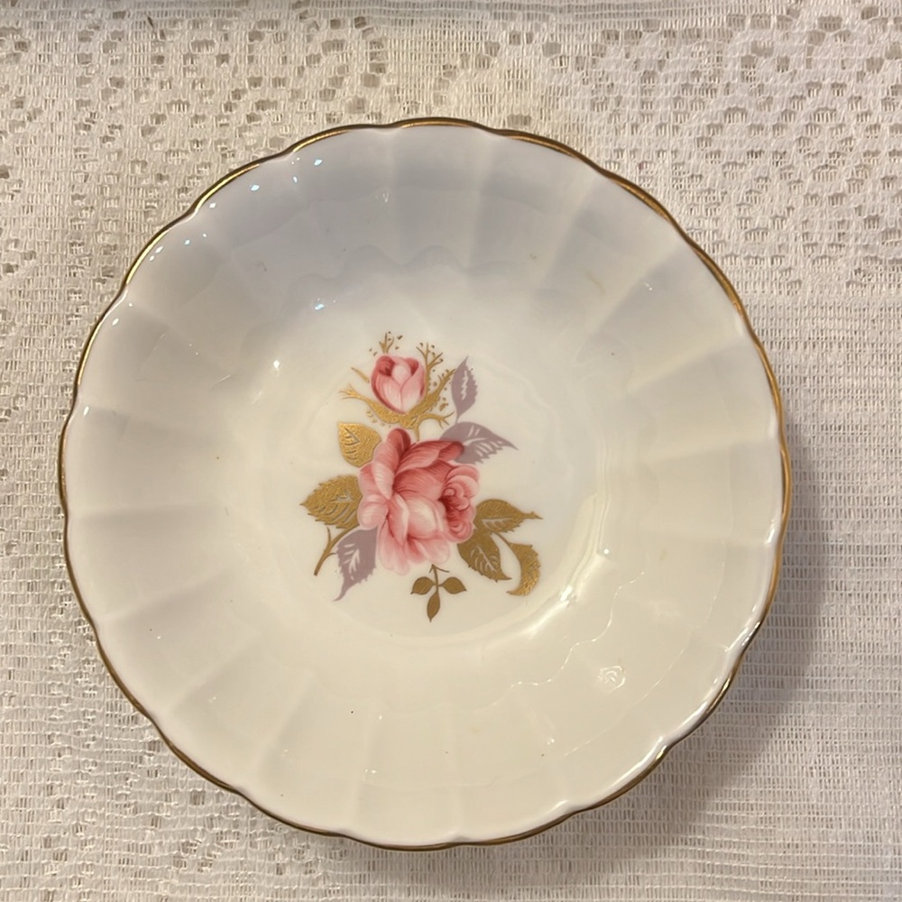 Aynsley Bone China Pink Floral with Scalloped Gold Trim Trinket/Pin Bowl